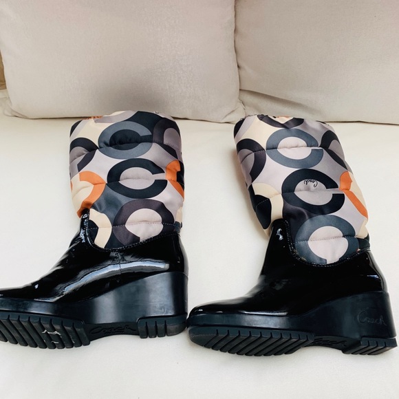 Coach Charm Signature Logo Winter Puffer B… - Picture 2 of 8